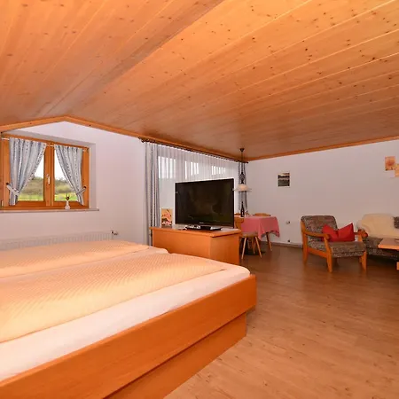 Schmid Hotel 3*