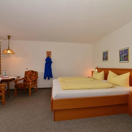Schmid Hotel 3*